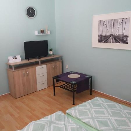 Apartmán blízko Brna s dobovými dekoracemi Apartamento Melcany Exterior foto